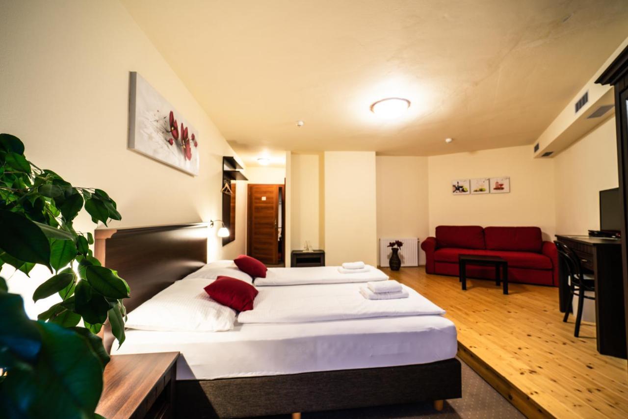 Hotel Koruna Prachatice Extérieur photo